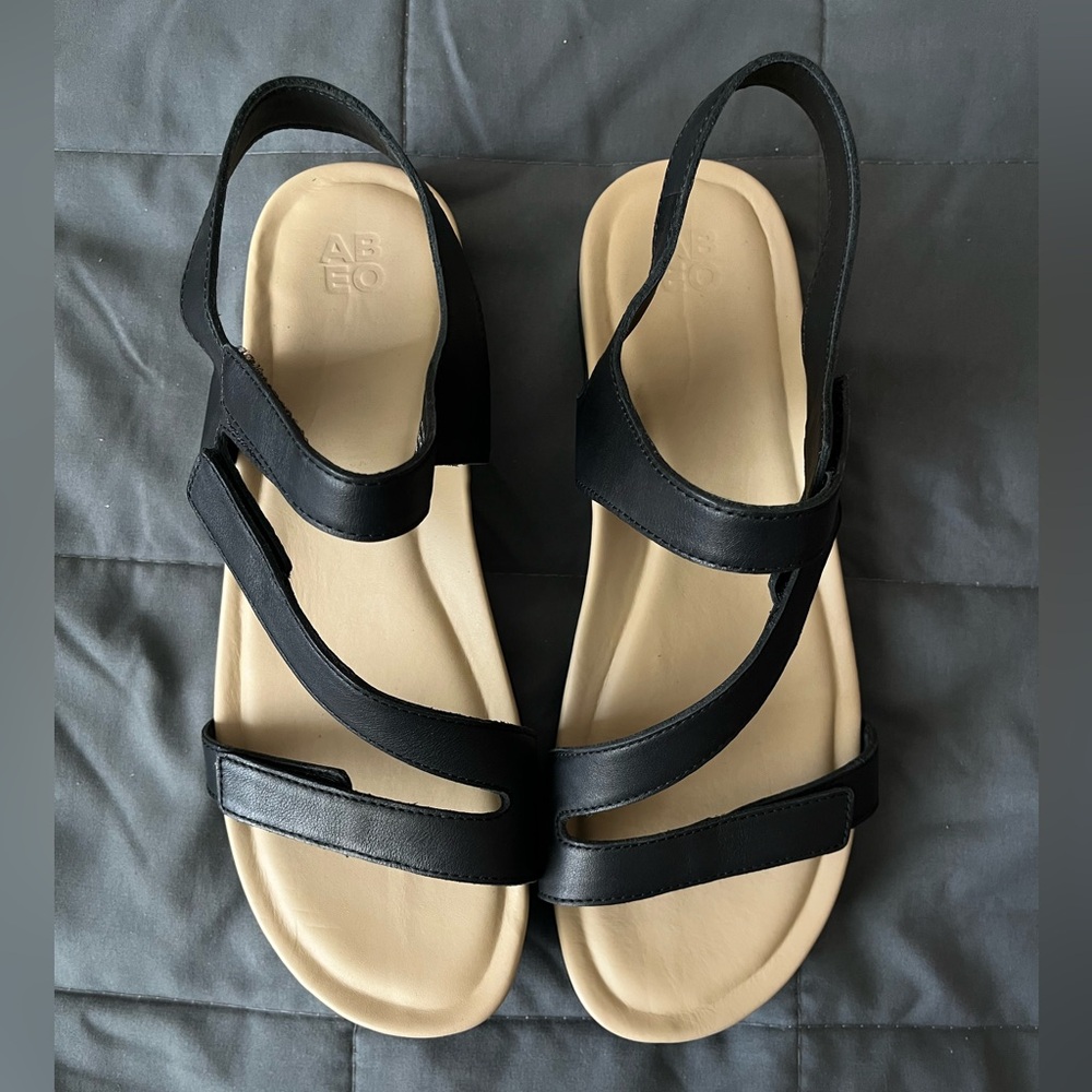 🖤 Oasis Black and Cream Sandals 🖤